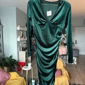 Never worn velvet dress size 8